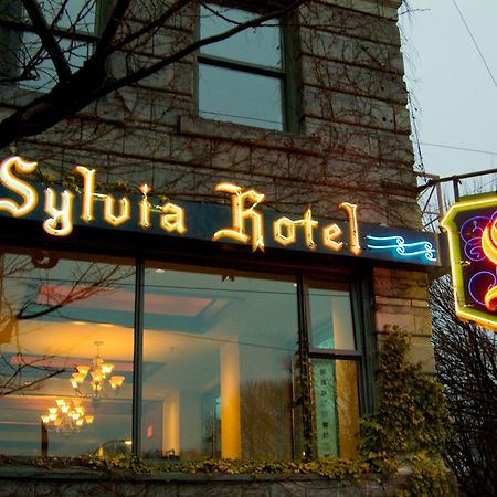 The Sylvia Hotel Vancouver Exterior photo